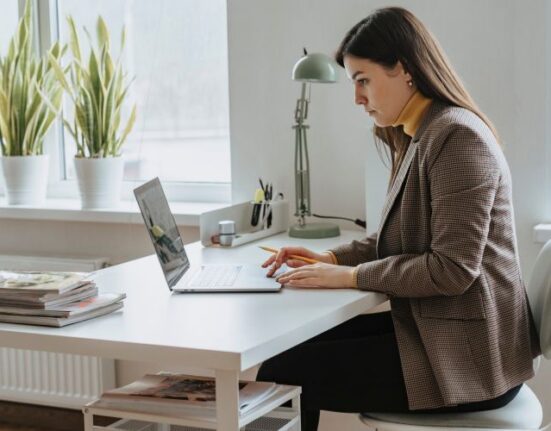 Proper Office Chair Sitting Tips| thepennywize