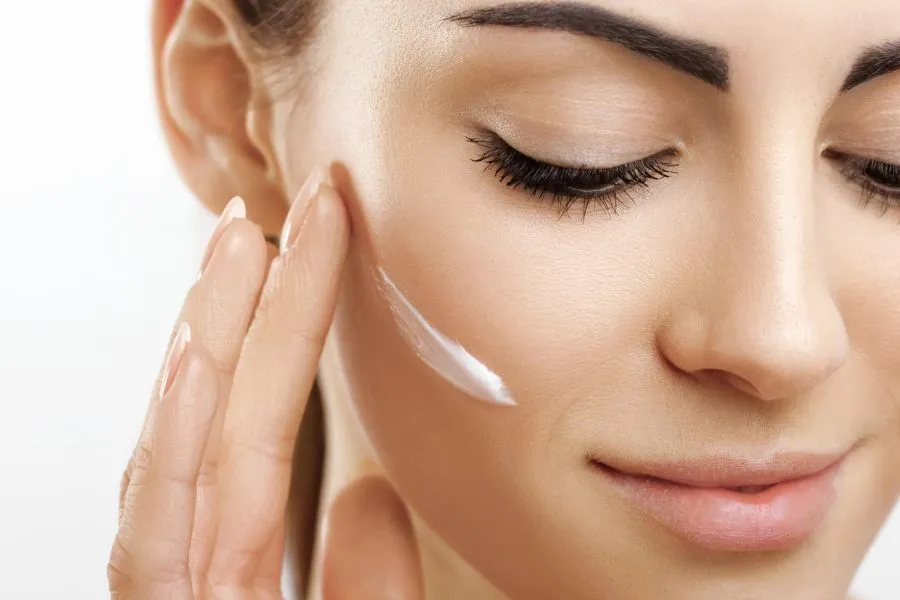 Why Moisturizer is Your Skin’s Best Friend