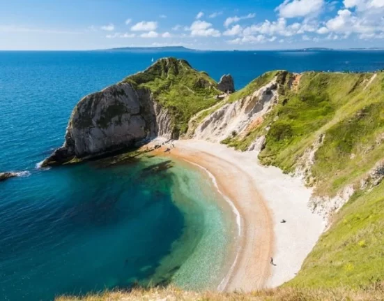 7 Best UK Beaches